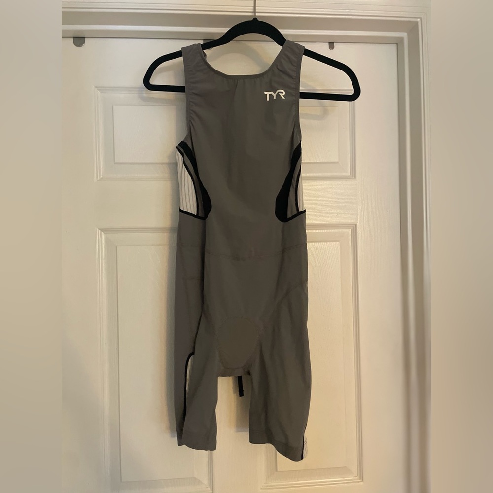 TYR Womens triathlon suit- size medium